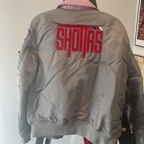 Bomber - Picture 5 of 5